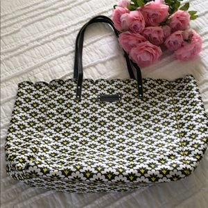 Vera Bradley Large Tote in Fanfare Pattern